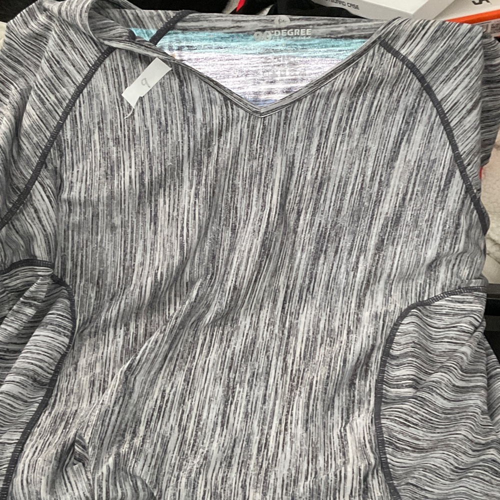 90 Degree By Reflex Gray Short Sleeve Tee